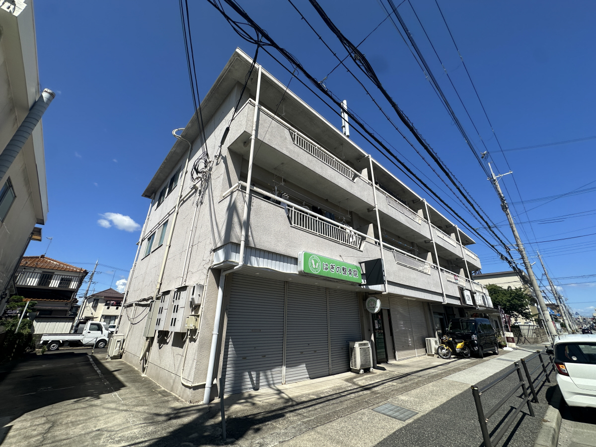 物件番号:1076715432 近隣に生活施設多数有り　南向きで日当り良好　敷地内の駐車場空有ります
