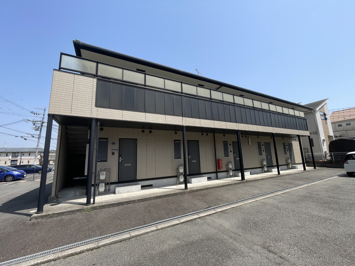 物件番号:1076743005 周辺環境良好　人気のカウンターキッチン　駐車場１台無料　ネット使用料無料