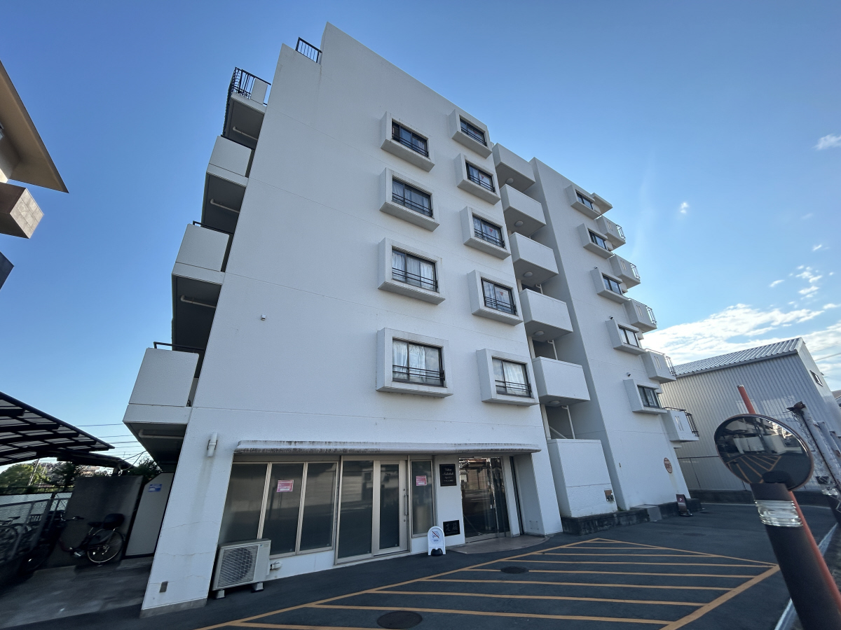 物件番号:1076746628 JR西明石駅まで徒歩圏内 生活便利な立地 フロ・トイレ新調してます
