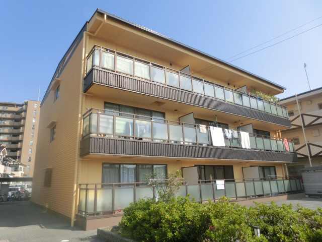 物件番号:1076732779 JR魚住駅まで徒歩圏内 全戸南向きバルコニーで日当り良好です