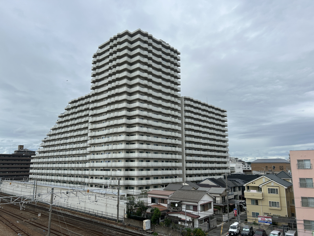物件番号:1076746455 西明石駅徒歩3分☆ 分譲貸し バルコニーから明石海峡大橋一望です
