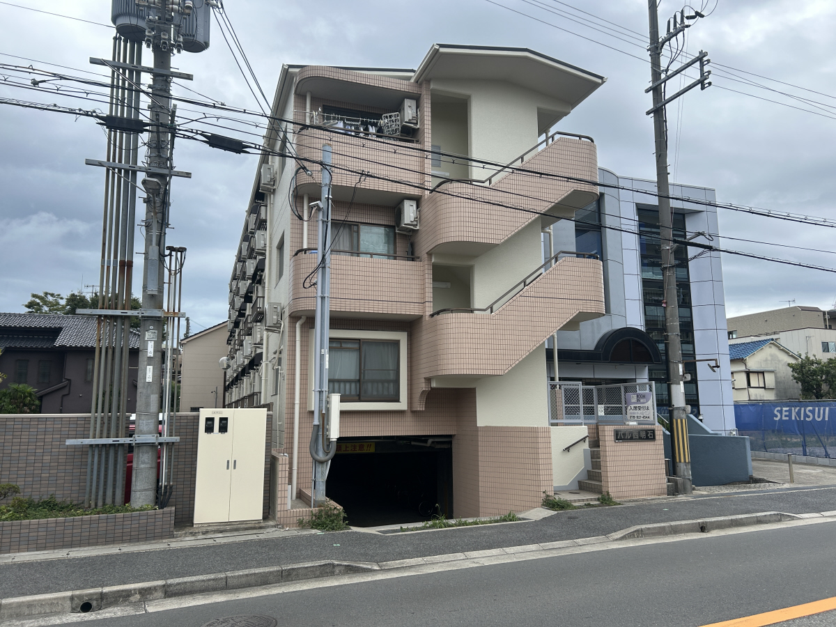 物件番号:1076706824 JR西明石駅まで楽々の徒歩圏内 南向きで日当り良好 生活便利な立地です