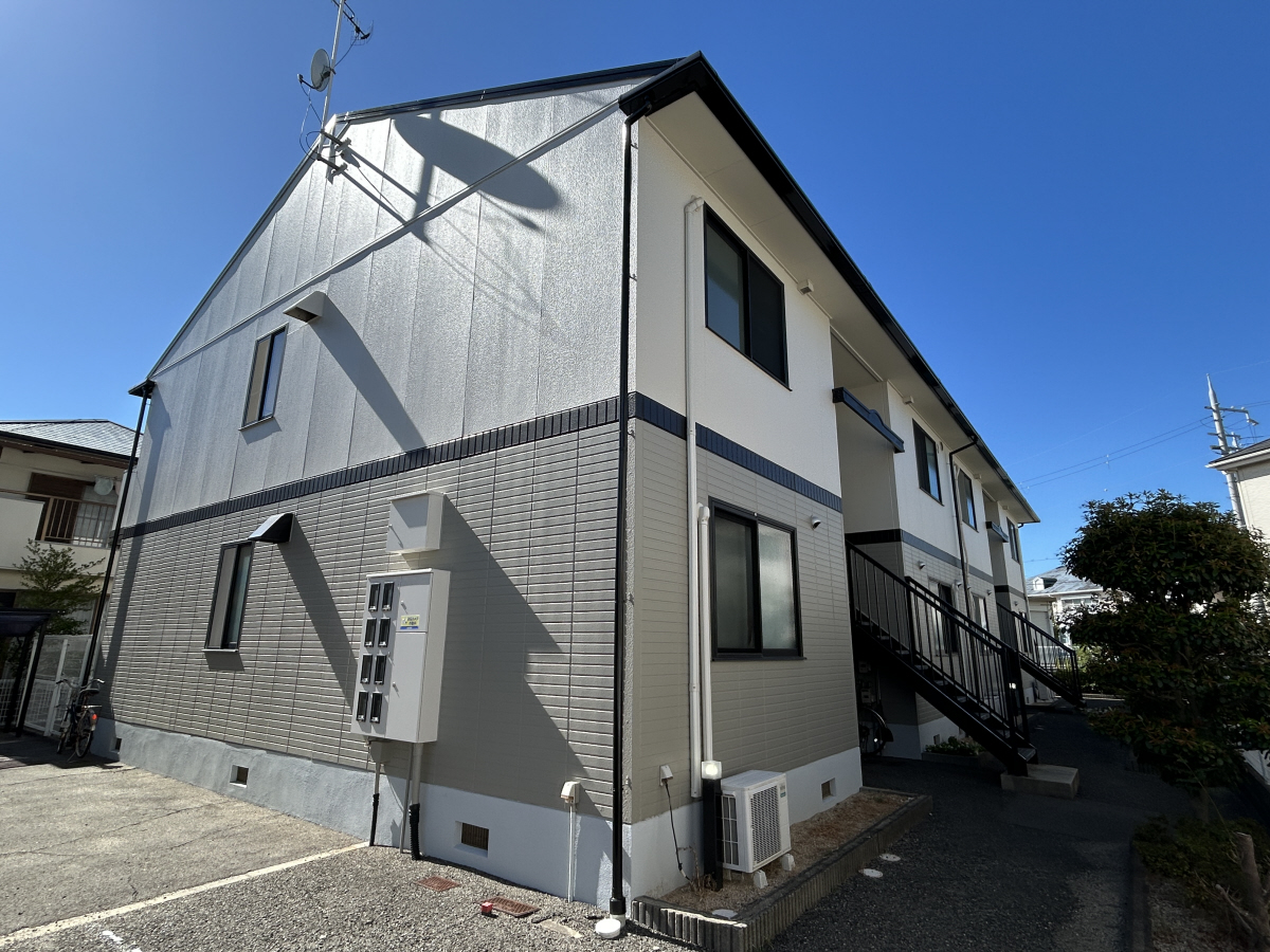 物件番号:1076745773 閑静な住宅街 敷地内駐車場完備 日当り良好 駅まで徒歩圏内です