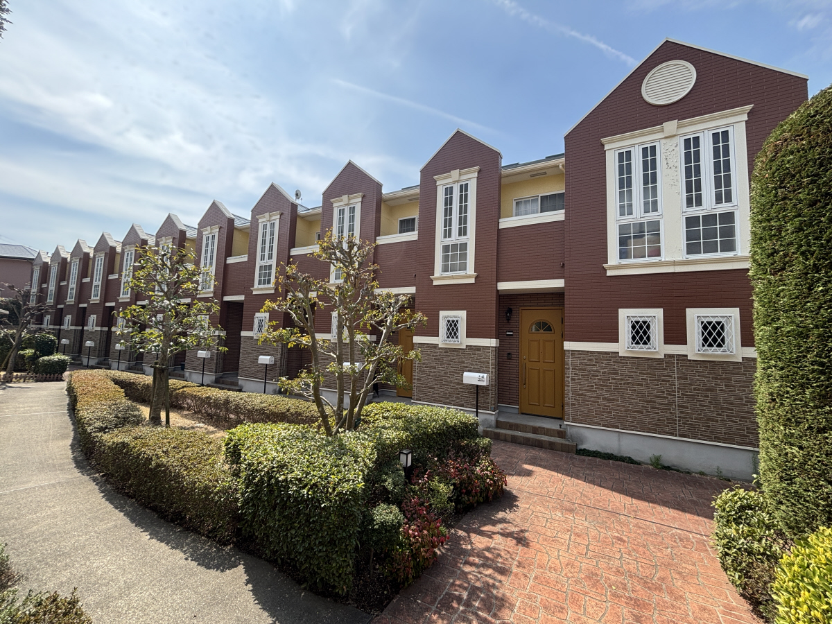 物件番号:1076727173 大手ハウスメーカー施工　人気のメゾネットタイプ　ペット相談可　敷地内駐車場完備