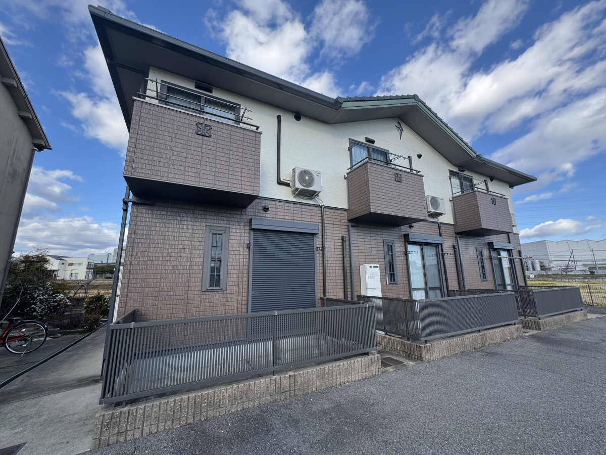 物件番号:1076708517 大手ハウスメーカー施工　駐車場1台込みの賃料　住宅設備も充実です