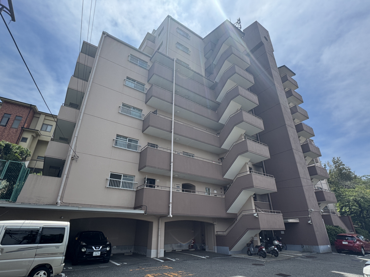 物件番号:1076746530 人気の分譲貸しマンション 広々リビング16帖 設備充実 収納豊富です