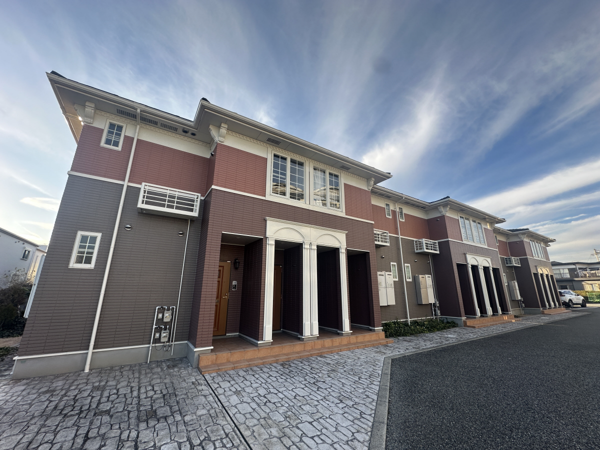 物件番号:1076726699 東二見駅まで楽々の徒歩圏内 設備充実のハイツ 人気のカウンターキッチン