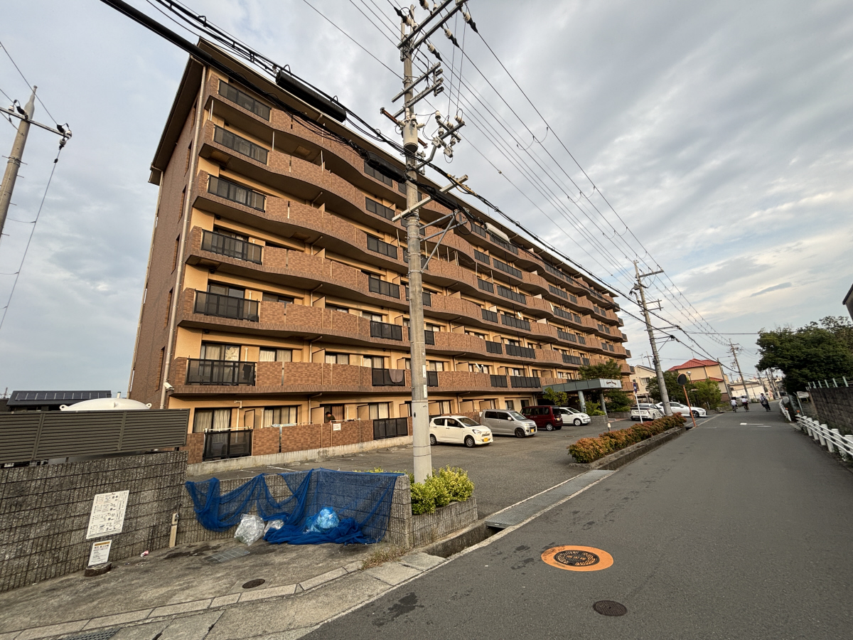 物件番号:1076708717 人気の3点セパレートタイプ　防犯カメラ・宅配BOX有り　生活便利な立地です