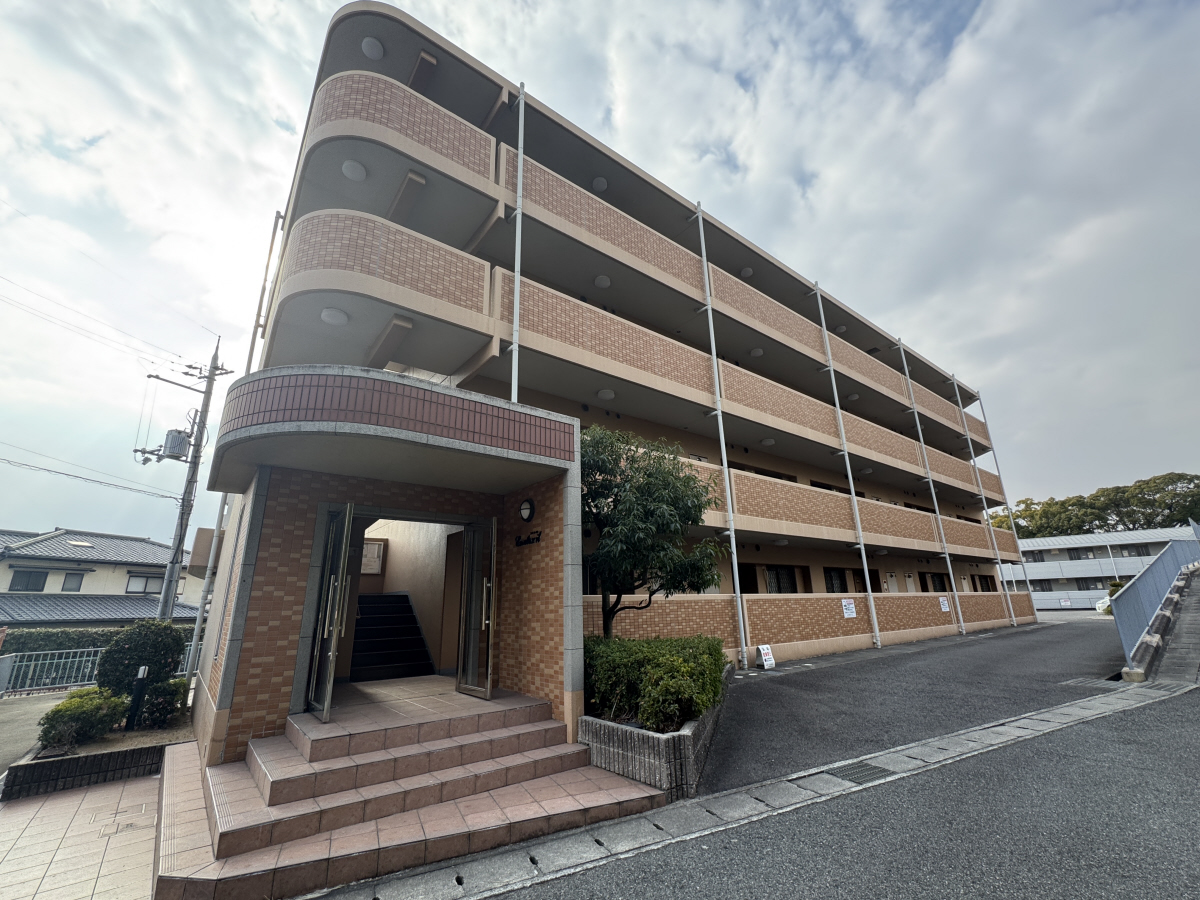 物件番号:1076743192 敷金・礼金0円キャンペーン コンビニ近隣に有り 敷地内駐車場空有ります