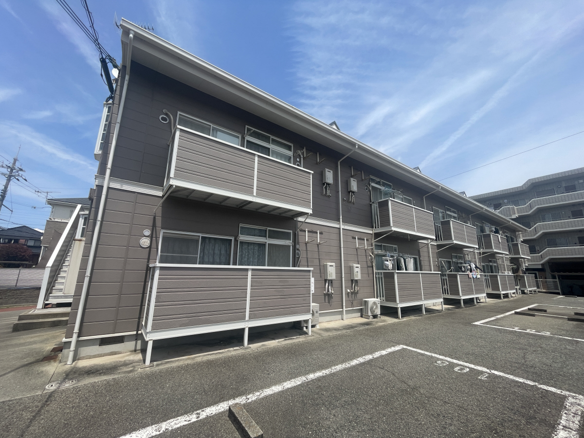 物件番号:1076743362 設備も増設　駅近くで生活便利な立地　エアコン付き2台付きの角部屋です