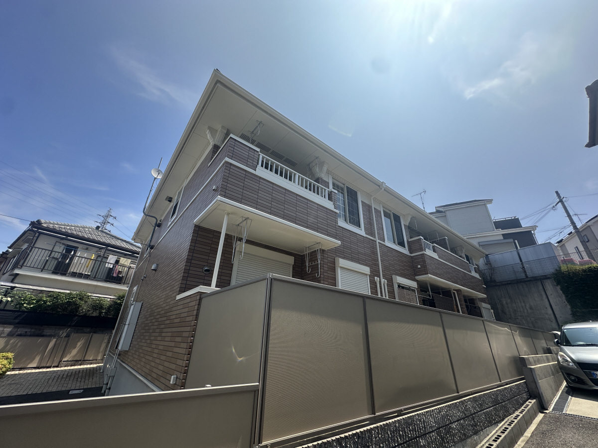 物件番号:1076743188 近隣生活施設多数有り　設備充実のハイツ　人気のカウンターキッチンです