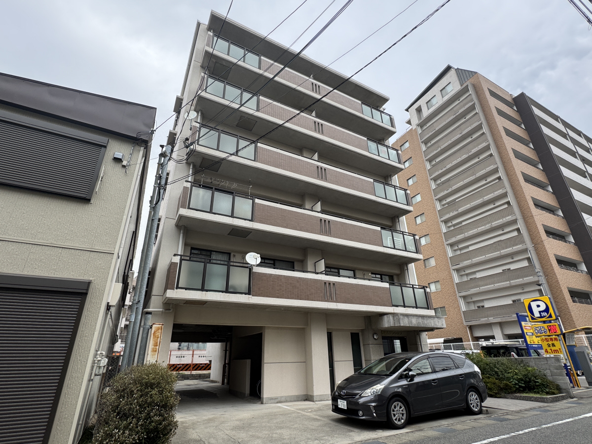 物件番号:1076709890 南向きで日当たり良好☆　2面バルコニー駅まで3分の立地！！一見の価値あり