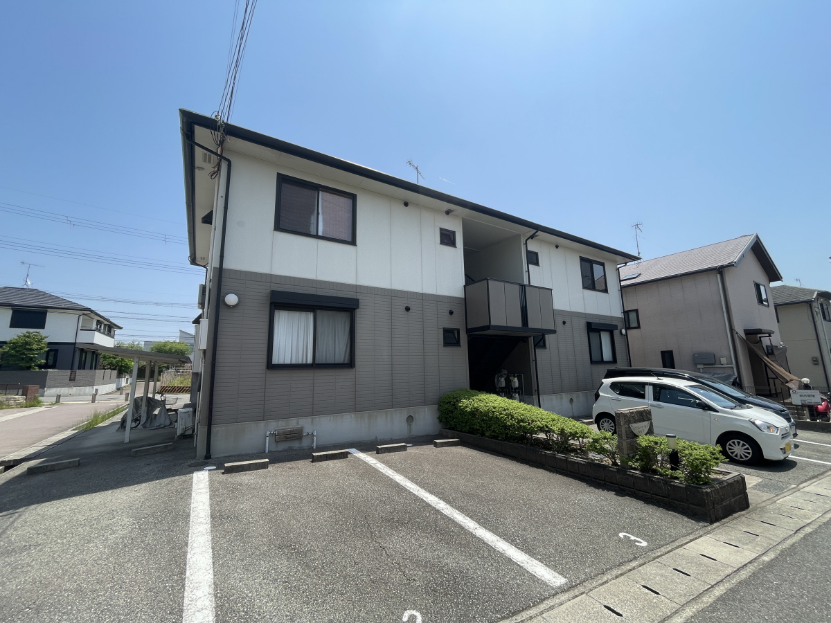物件番号:1076715118 人気の和井取ニュータウン　インターネット無料　下足箱は大容量収納できます