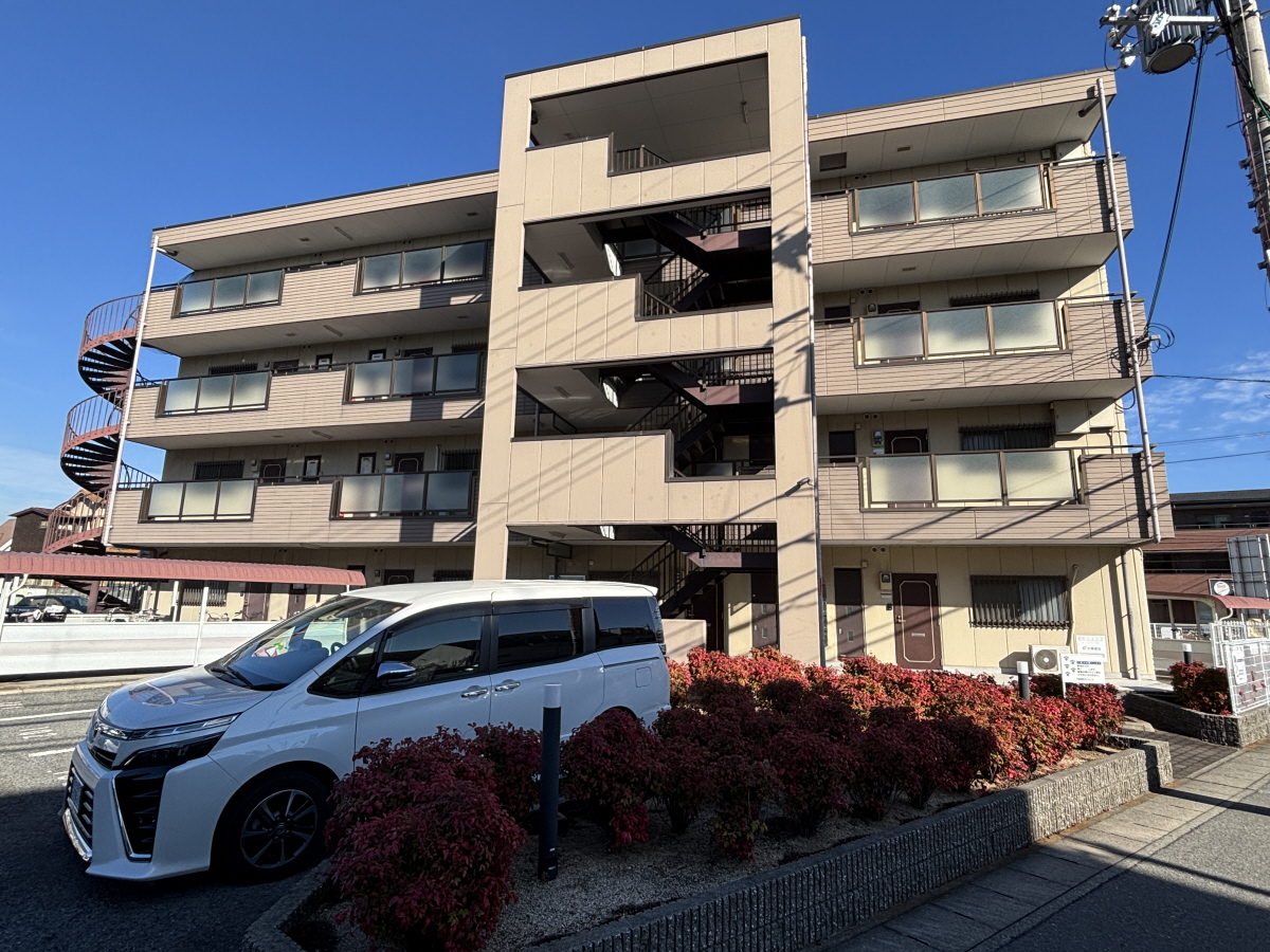 物件番号:1076712564 オール洋間に大改装 近隣に飲食店・生活施設多数有り 生活便利な立地