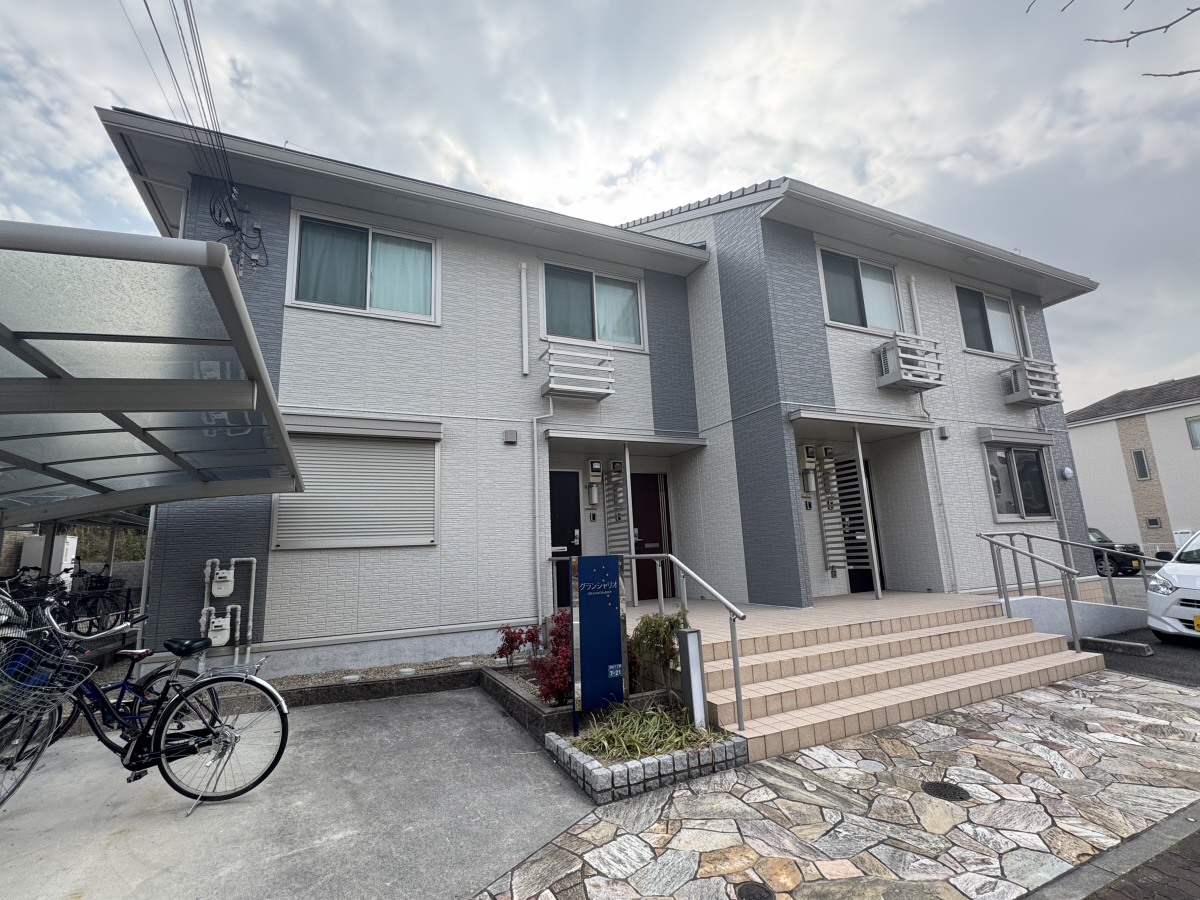 物件番号:1076712622 大手ハウスメーカー施工の築浅ハイツ 設備充実 駐車場1台込の賃料です