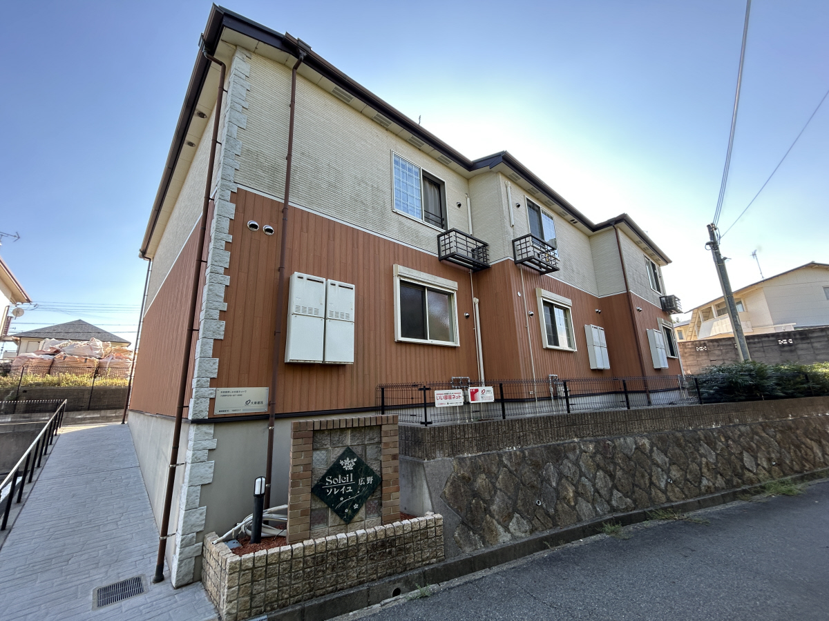 物件番号:1076714098 大手ハウスメーカー施工の築浅ハイツ　設備も充実　人気のカウンターキッチン