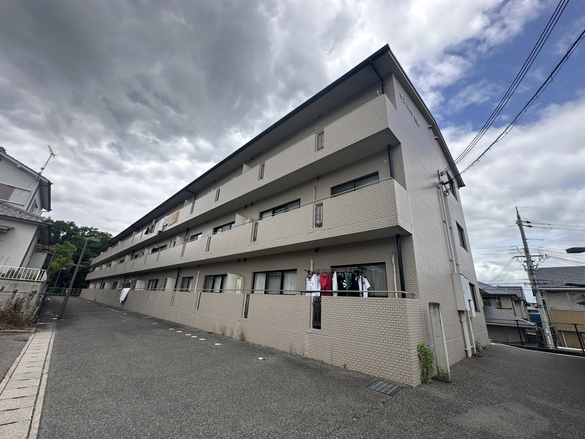 物件番号:1076730930 南向きバルコニーで日当り良好　生活便利な立地　2台目駐車場3,000円
