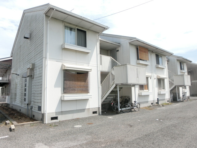 物件番号:1076715112 敷金・礼金０円キャンペーン　使い勝手の良い間取り　駐車場１台込みの賃料