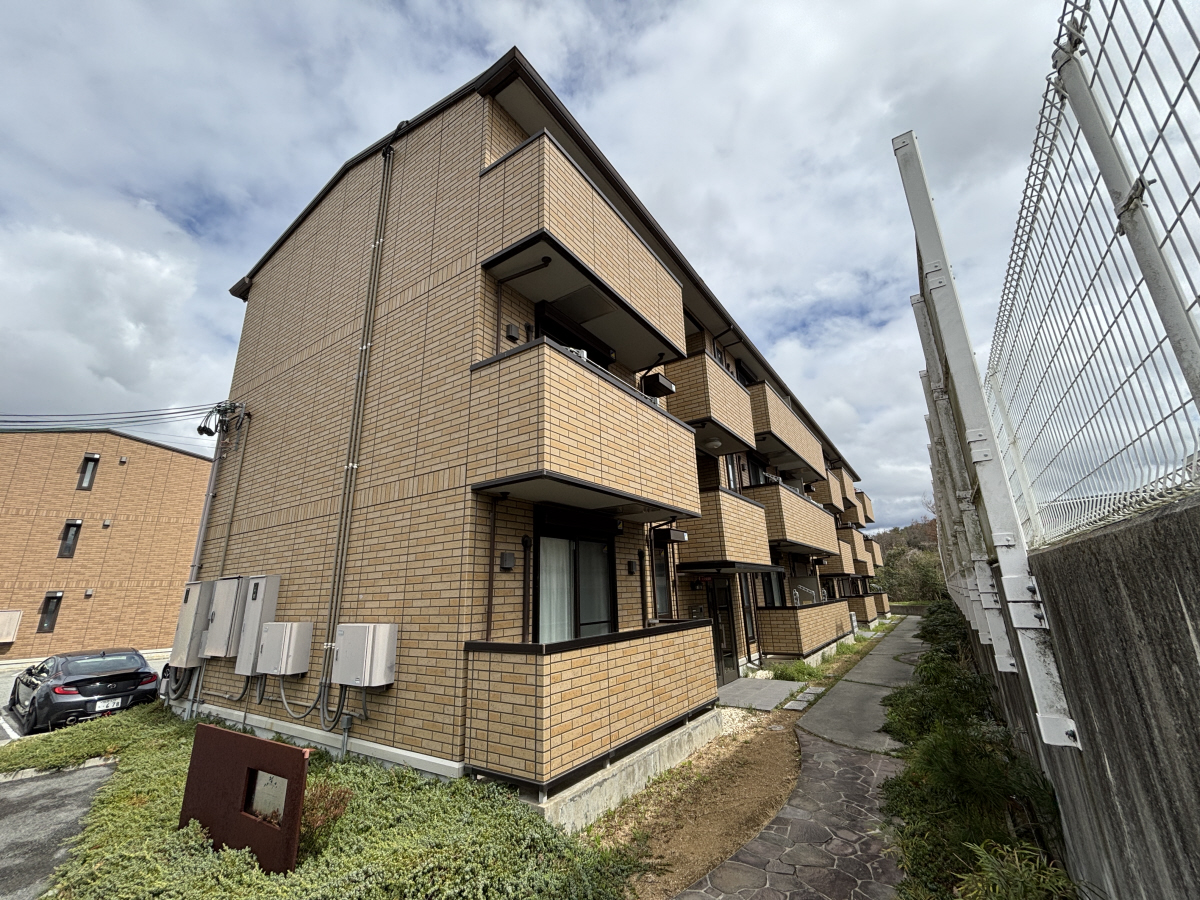 物件番号:1076726899 築浅オール電化マンション 駐車場1台込の賃料 2台目P(4,400円)空有り