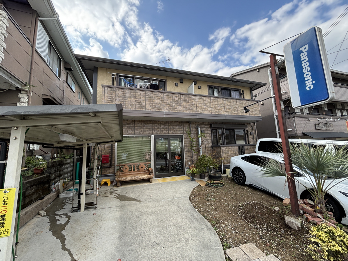 物件番号:1076715258 大手ハウスメーカー施工 全戸角部屋 敷地内駐車場完備 ネット無料 エアコン付き