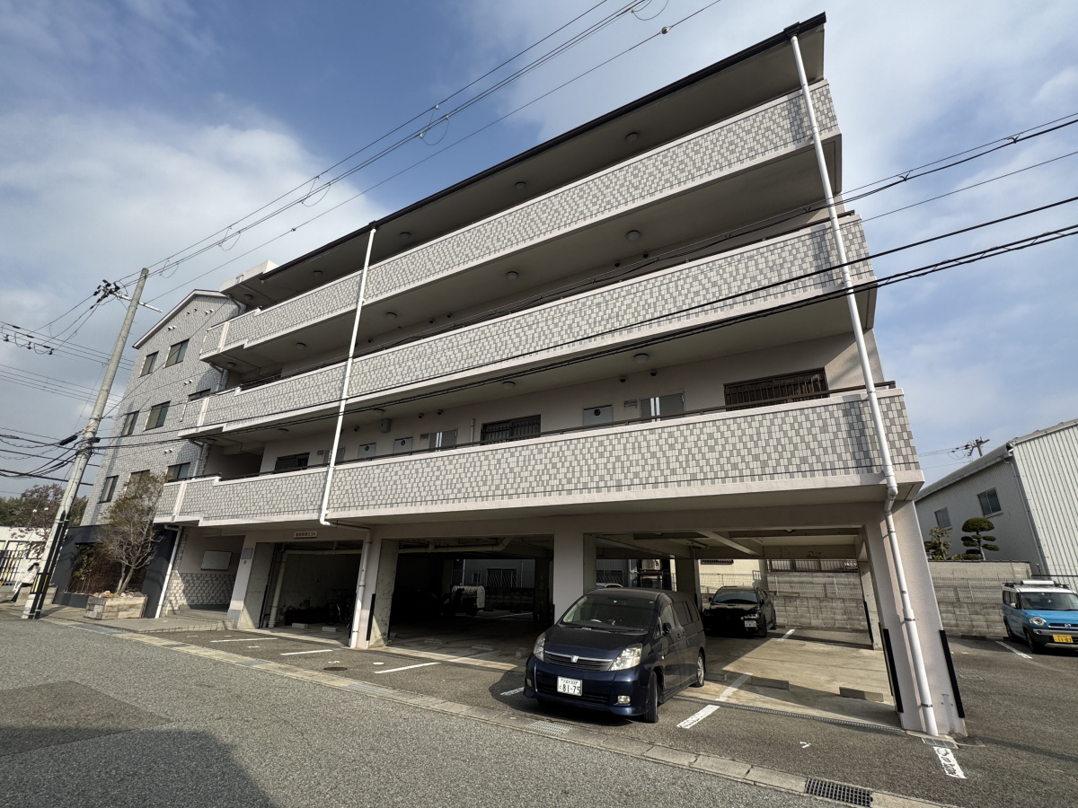 物件番号:1076715639 大手ハウスメーカー施工のRC造のマンション 玉津インター近く生活便利な立地です