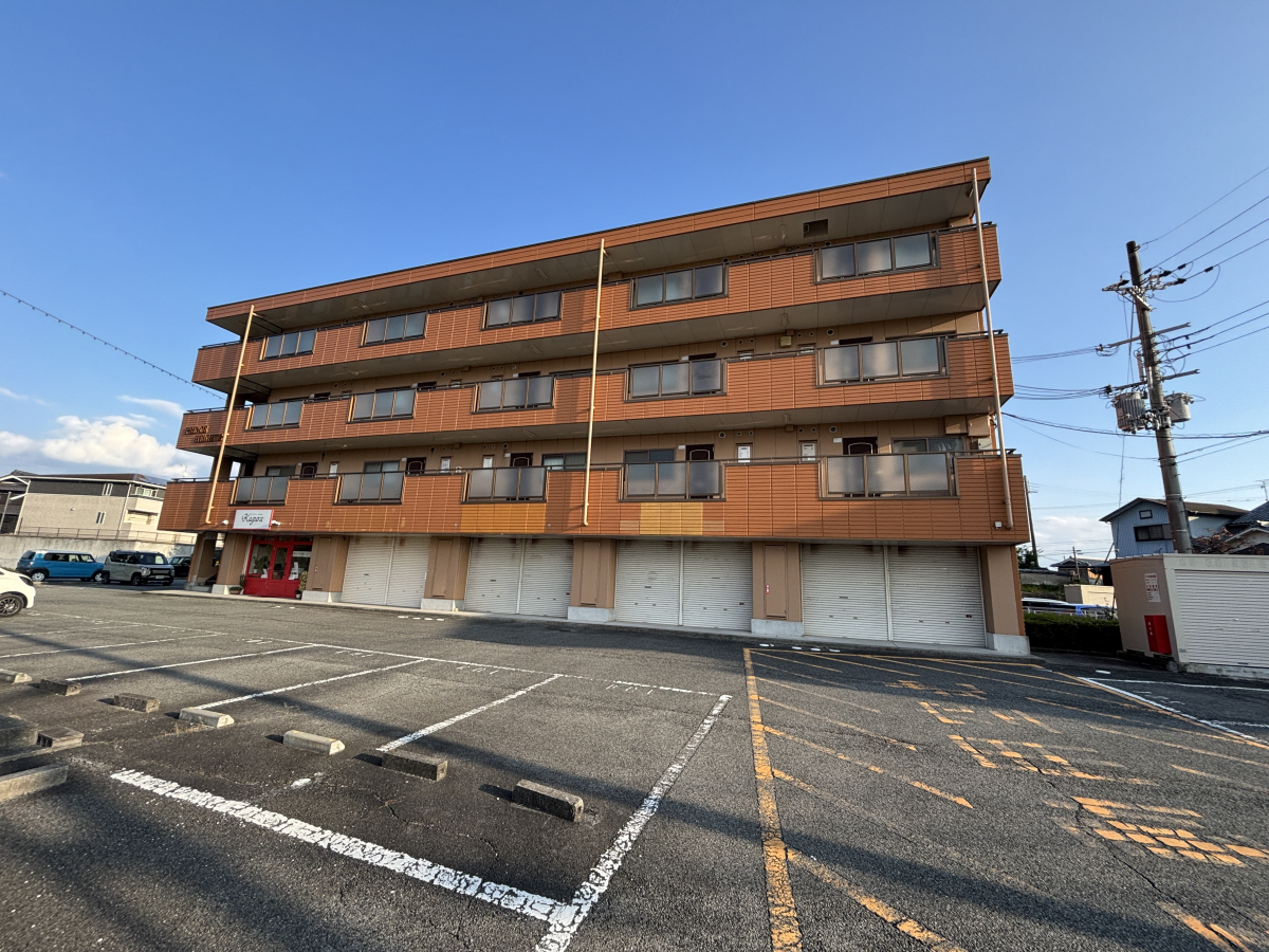 物件番号:1076723473 敷金・礼金0円キャンペーン オール洋間に改装 エアコン付き 敷地内駐車場完備