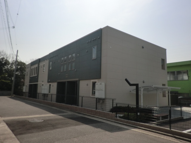 物件番号:1076722751 大手ハウスメーカー施工　敷地内駐車場完備　角部屋　エアコン等の設備充実