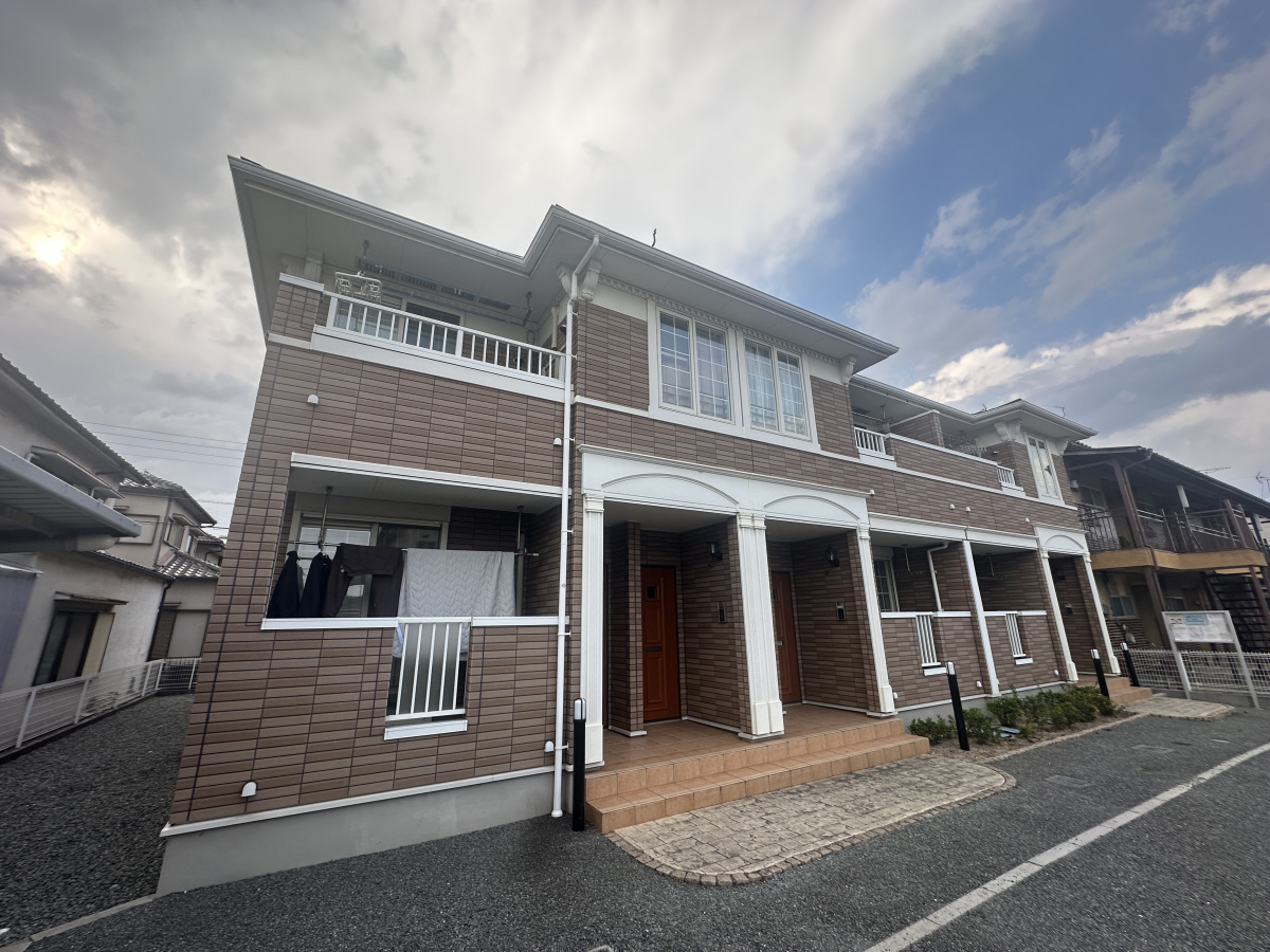 物件番号:1076716181 大手ハウスメーカー施工のハイツ　設備も充実　人気のカウンターキッチンです