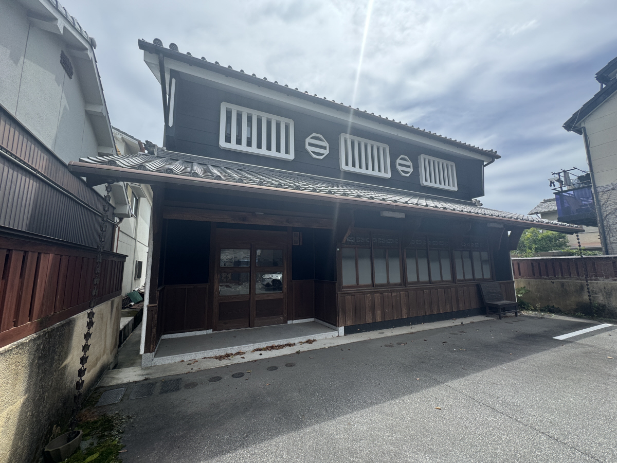 物件番号:1076733215 築浅駅近１Ｋハイツです お洒落な外観で駐車場完備 インターネット使い放題