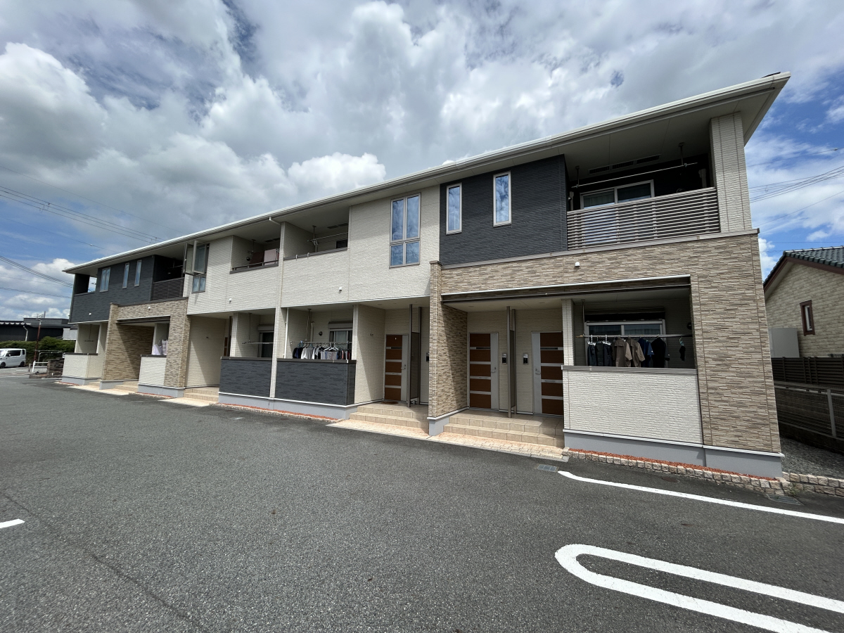 物件番号:1076719348 大手ハウスメーカー施工 ロフト付きで収納豊富 2階部分のお部屋で日当たり良好