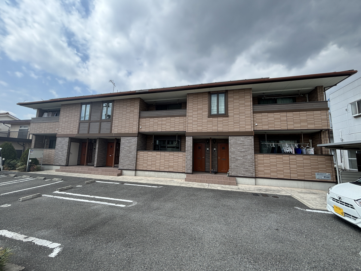 物件番号:1076745536 緑が丘駅まで徒歩圏内 都市ガスで経済的 エアコン2台付き物件です