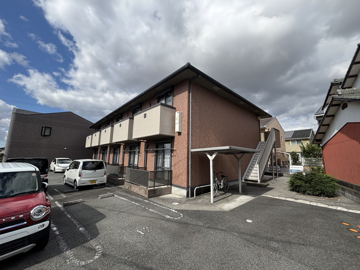 物件番号:1076716747 小野駅徒歩圏内　生活施設充実　日当り良好　駐車場１台込の賃料です