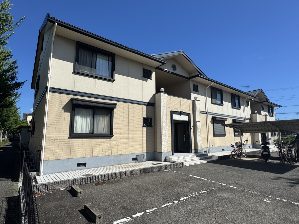 物件番号:1076722173 3DK→2LDKに大改装　閑静な住宅地　敷地内駐車場完備