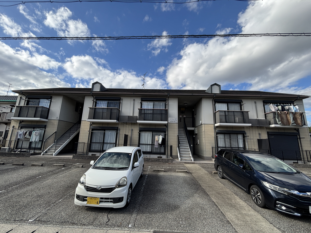 物件番号:1076725510 大手ハウスメーカー施工のハイツ 閑静な住宅街 駐車場1台込の賃料です