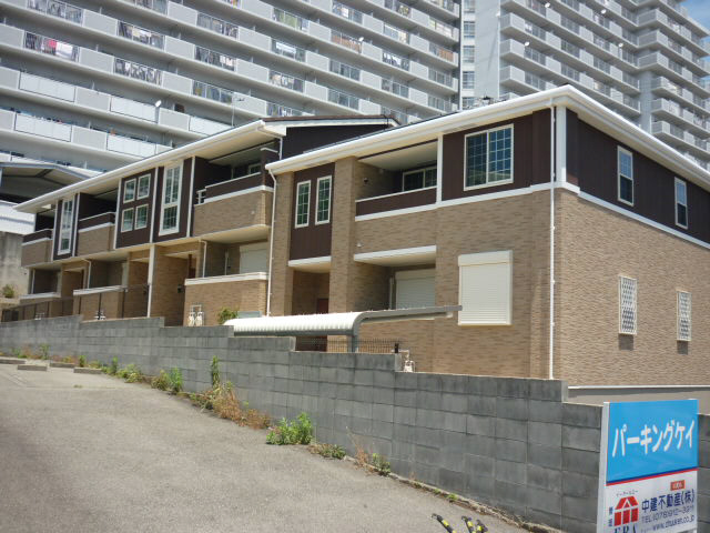 物件番号:1076717192 大手ハウスメーカー施工の築浅ハイツ　設備充実　角部屋で日当り良好です