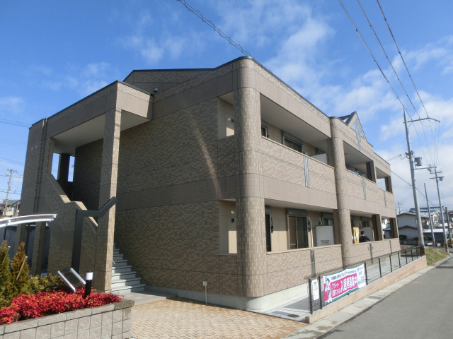 物件番号:1076718306 大手ハウスメーカー施工の築浅ハイツ 敷地内駐車場完備 2台目も空きあり