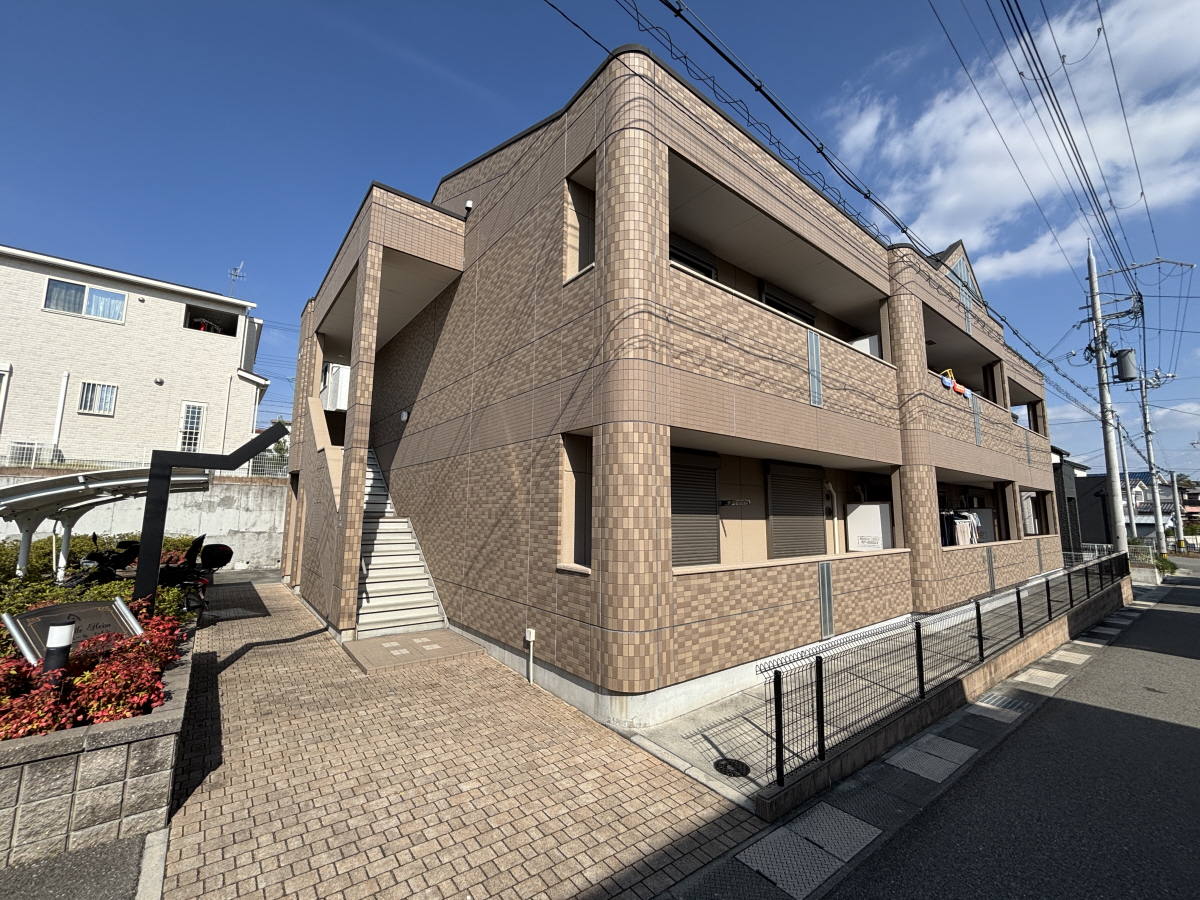 物件番号:1076718306 大手ハウスメーカー施工の築浅ハイツ 敷地内駐車場完備 2台目も空きあり