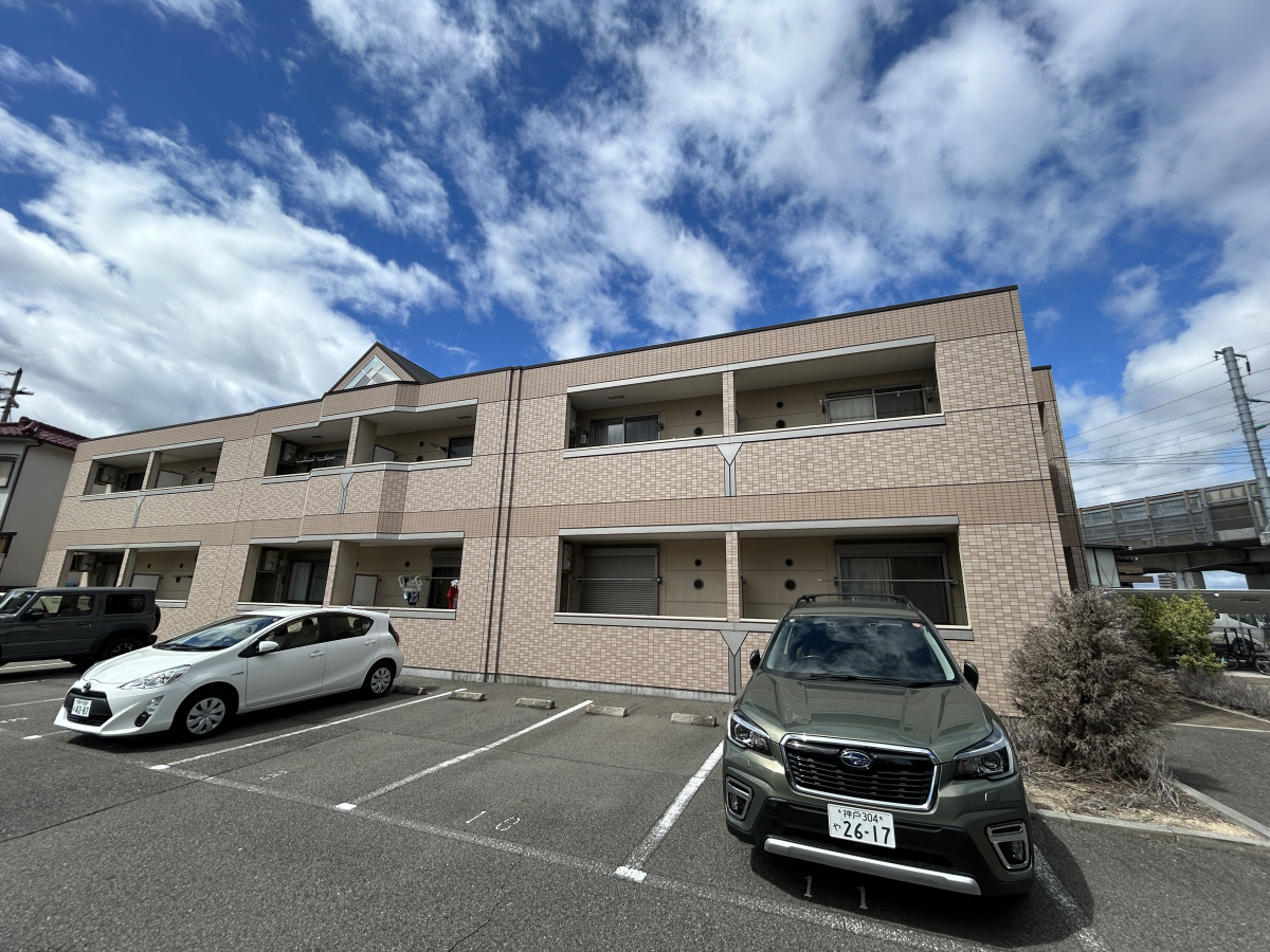 物件番号:1076720701 大手ハウスメーカー施工のハイツ 設備充実 生活便利な立地です
