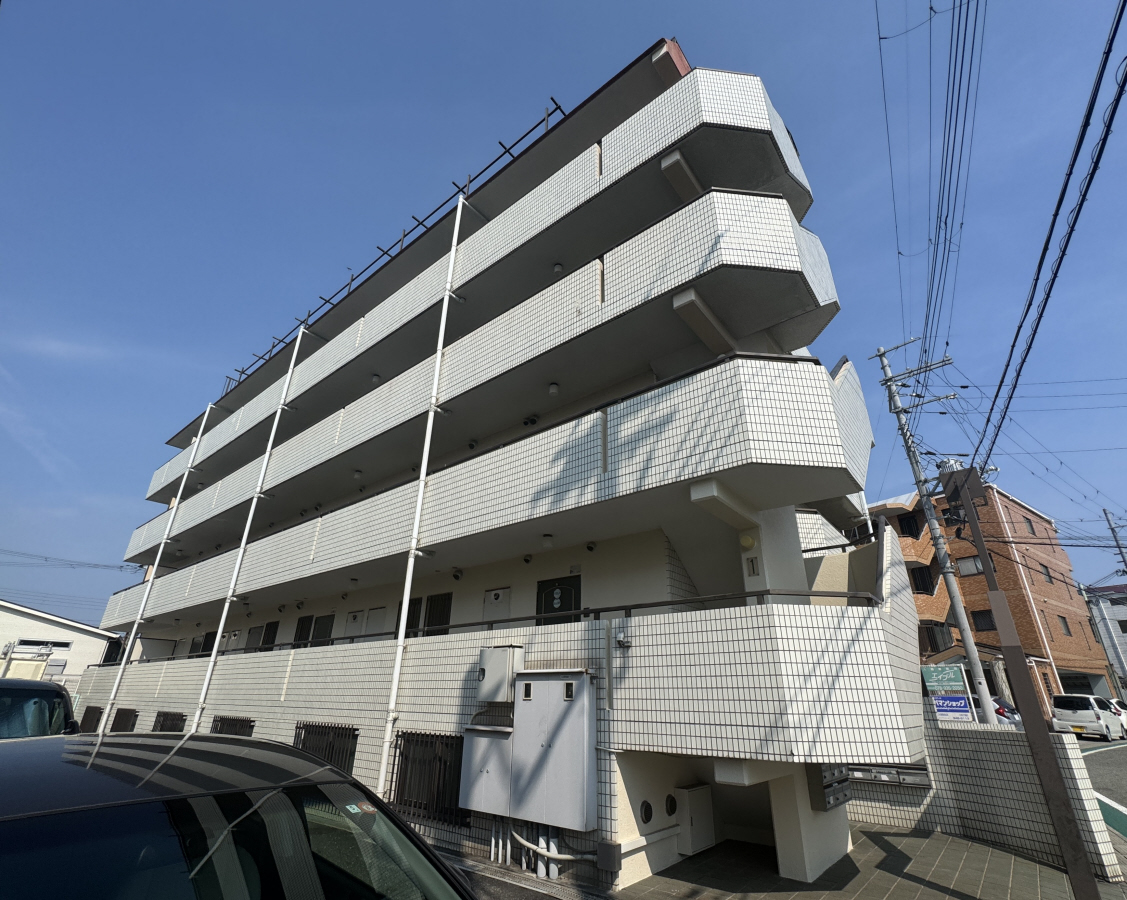 物件番号:1076743809 西明石駅徒歩10分☆コンビニ近くで便利♪ファミリーさんにおすすめです