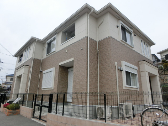 物件番号:1076721581 人気の区画整理地 2戸1のテラスハウス 駐車場2台込の賃料です