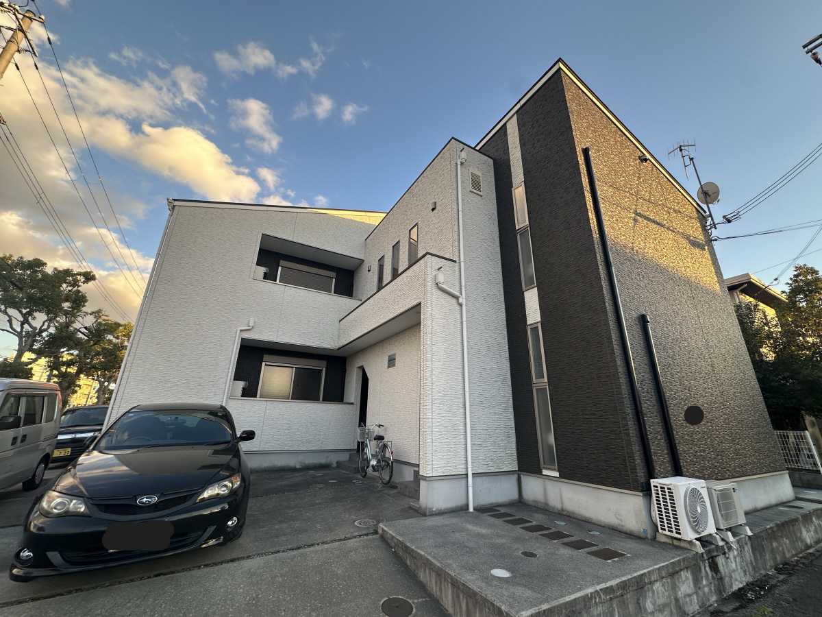 物件番号:1076722041 インターネット無料 全室角部屋設計の建物 敷地内駐車場空有ります