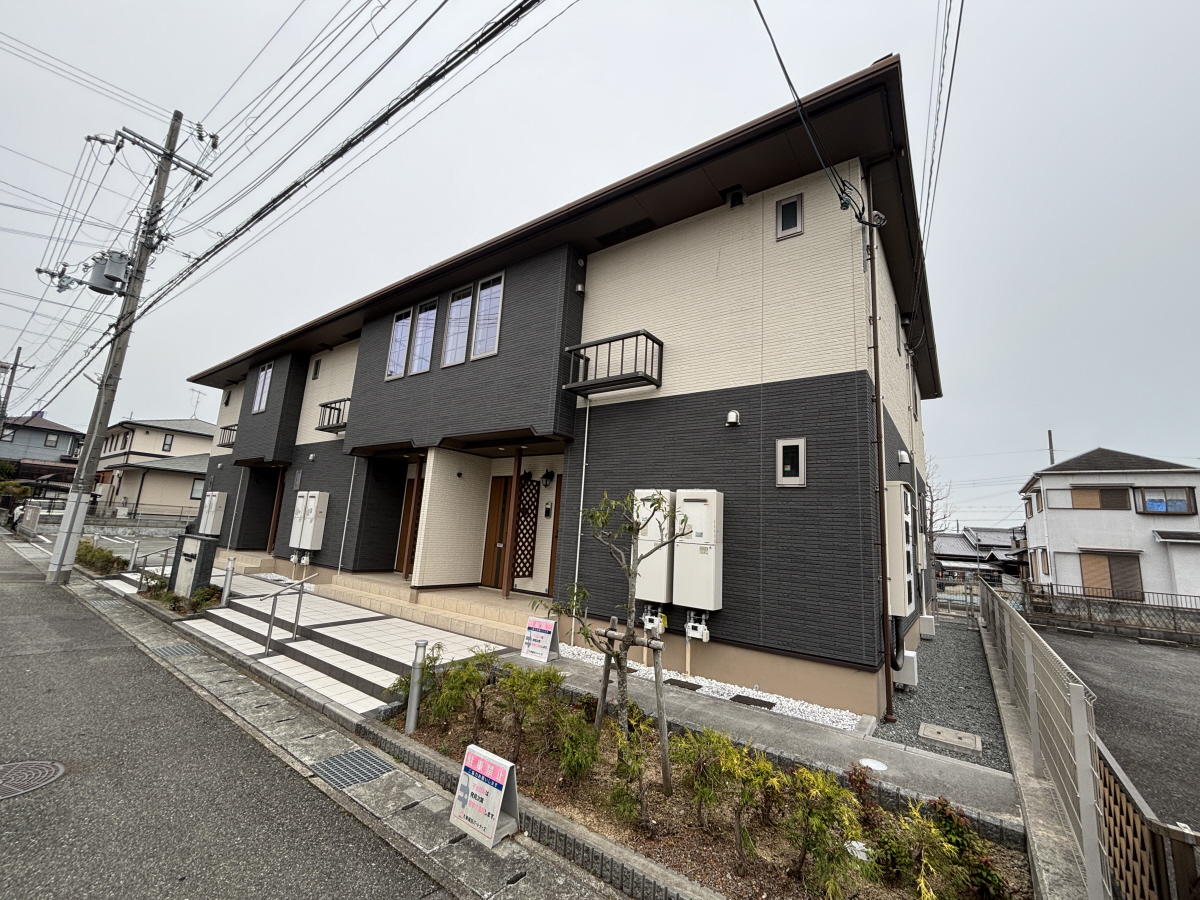 物件番号:1076723643 大手ハウスメーカー施工の築浅ハイツ　設備充実　角部屋で日当り良好です