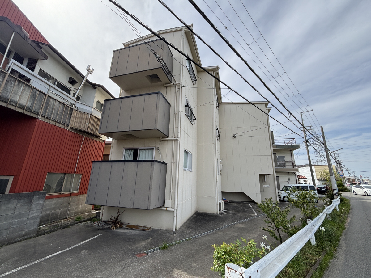 物件番号:1076745597 角部屋南向きで日当り良好 ペット飼育可能(猫不可) 敷地内駐車場完備