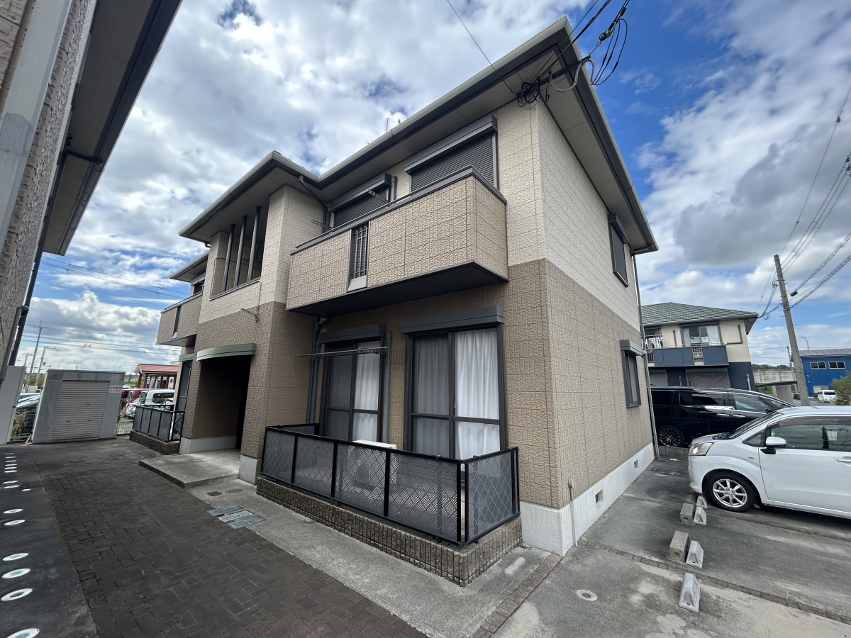物件番号:1076725211 全戸角部屋で日当り良好 インターネット無料 駐車場1台込の賃料です