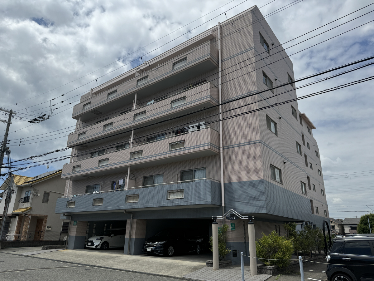 物件番号:1076744408 充実のシステムキッチン　広々バルコニー　最上階角部屋で日当り・眺望良好です