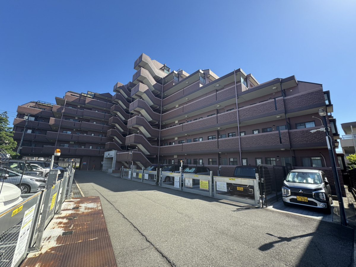 物件番号:1076743910 駐車場込み価格！！駅・インター近くで便利な立地です　人気の分譲賃貸♪