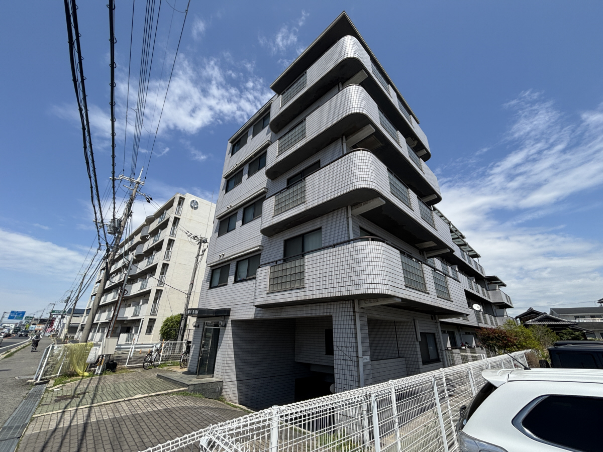 物件番号:1076731207 敷金・礼金０円キャンペーン　ペット（猫も）相談可　最上階角部屋です