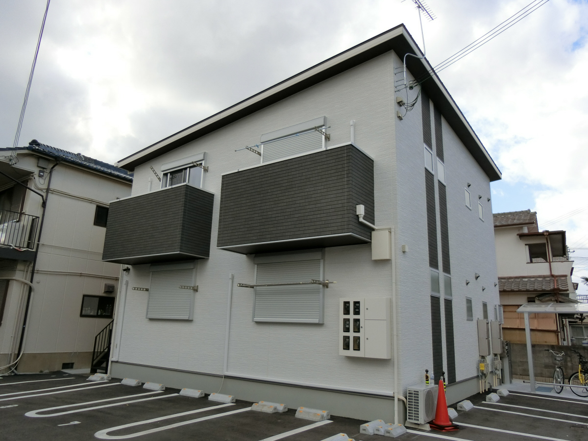 物件番号:1076731429 設備充実の築浅ハイツ　スーパー・コンビニ近くで生活便利 宅配BOX有ります