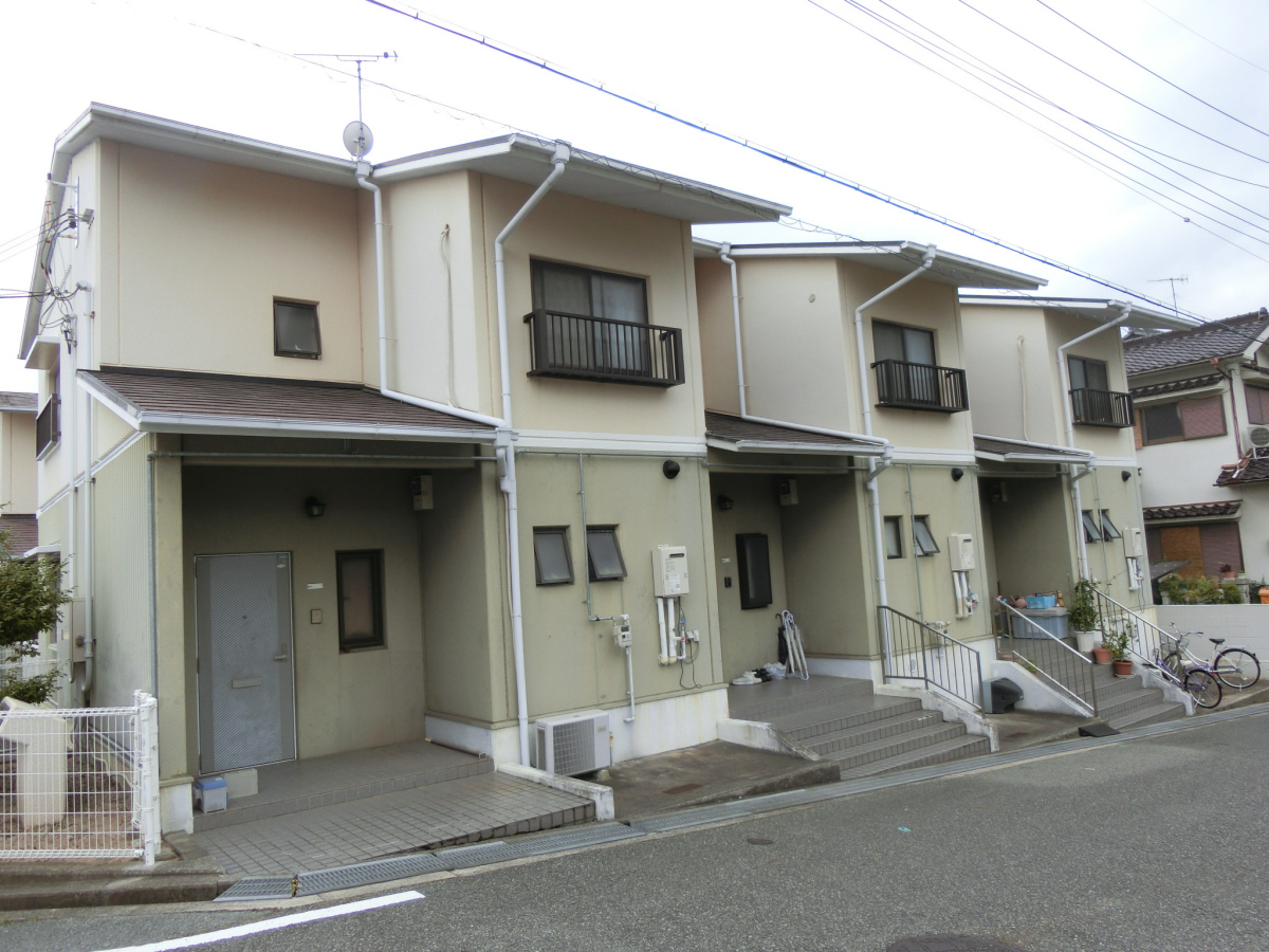 物件番号:1076729771 広々３LDKのタウンハウス　小学校からも近くでファミリー様におススメです