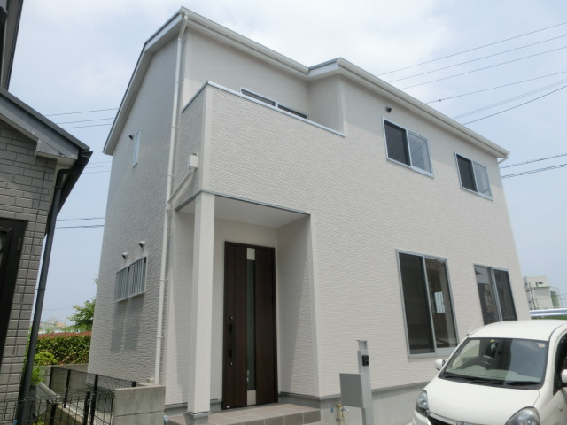 物件番号:1076729783 ペット飼育可能な築浅戸建貸家　生活便利な立地　駐車場２台込みの賃料